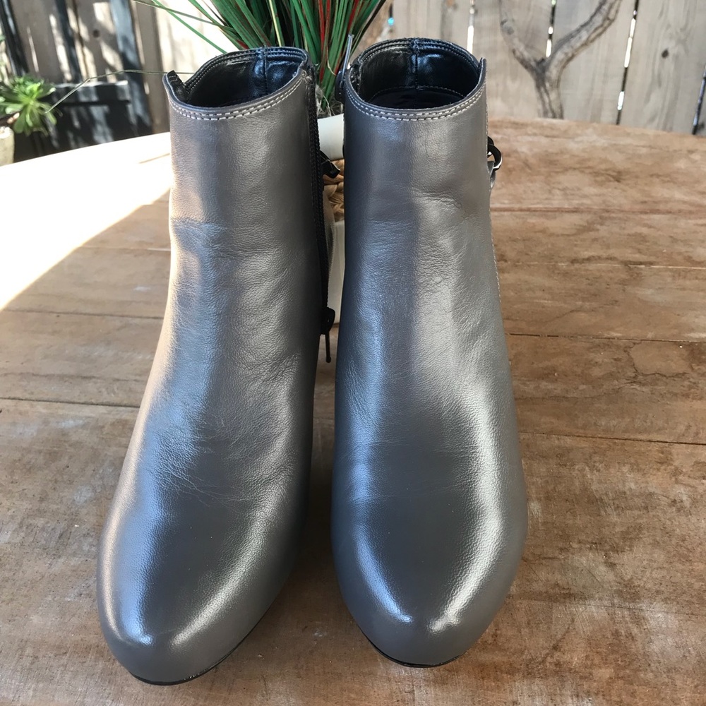 Easy spirit anti-gravity ankle boot